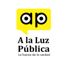 A LA LUZ PÚBLICA