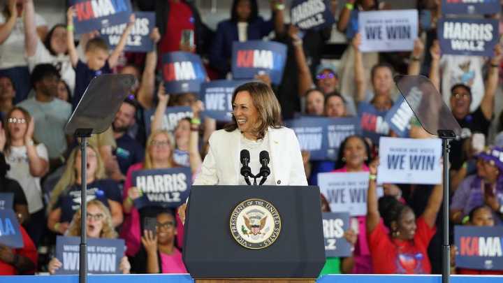 Kamala Harris corta una protesta propalestina durante su discurso en Detroit: "Estoy hablando yo"