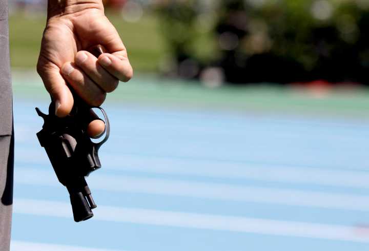 Policía descubre arma de criminal en posesión de ladrones en Los Ángeles