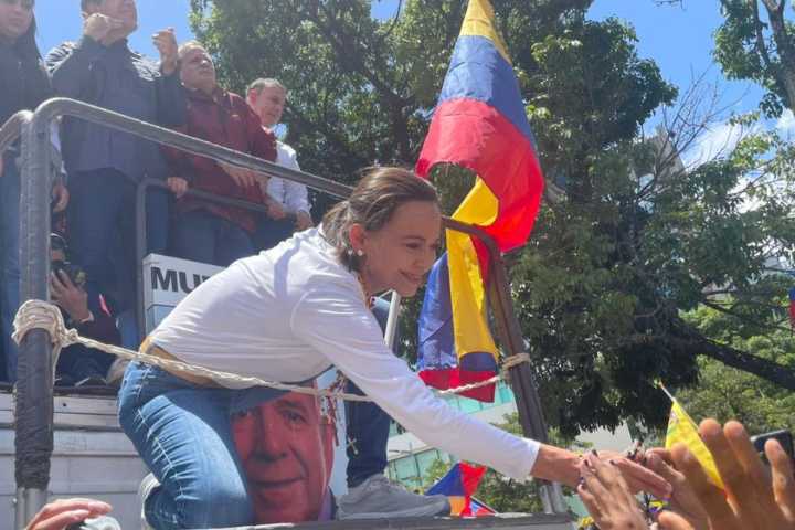 María Corina Machado: "Yo no acepto que nos planteen un chantaje que iguala a víctimas con victimarios”