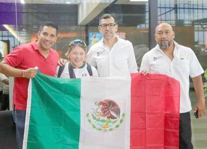 Llegan atletas regias a NL tras participar en Juegos Olímpicos