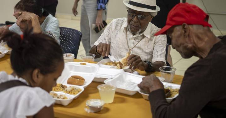 VIDEO: La Fondita de Jesús celebra el recordatorio de la verdadera abundancia en Acción de Gracias