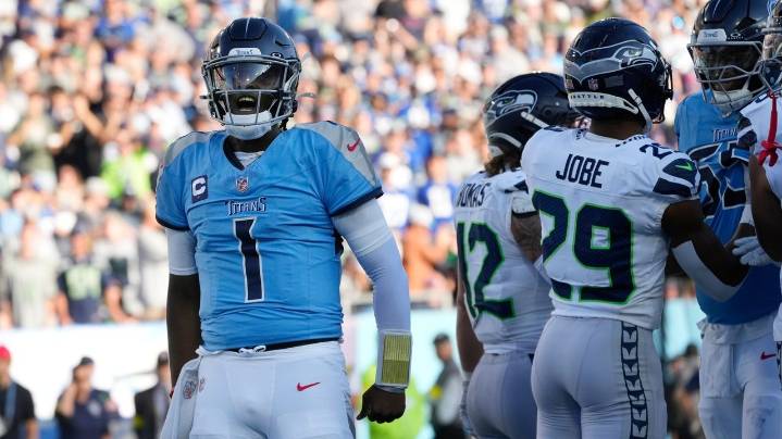 QB Cam Ward's improvement offers hope for future amid Titans' struggles