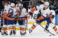 Matthew Schaefer scores OT winner as Islanders beat Mammoth