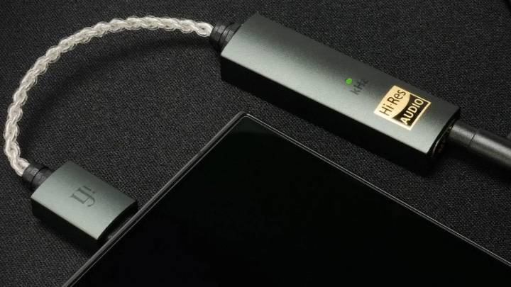 I don't think I could live without this USB-C dongle that gives my phone a headphone jack — here's how it makes my music sound amazing