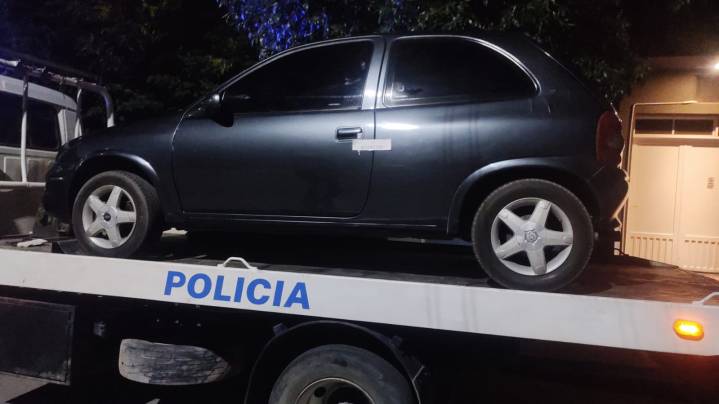 Fuga, persecución y dos policías atropellados en Santa Rosa