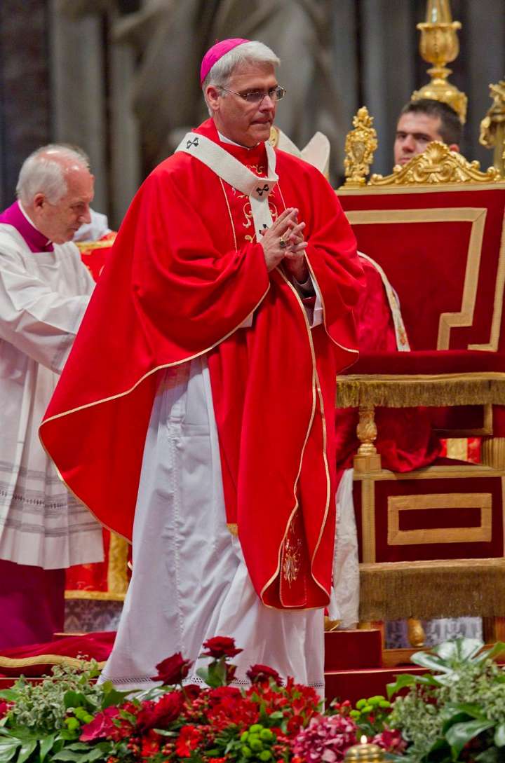 Obispos estadounidenses eligen como líder a Paul Coakley, un defensor de los migrantes