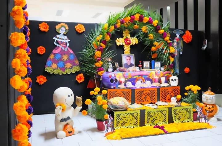 Exposición de Altares de Muertos 2025 en la SSPT