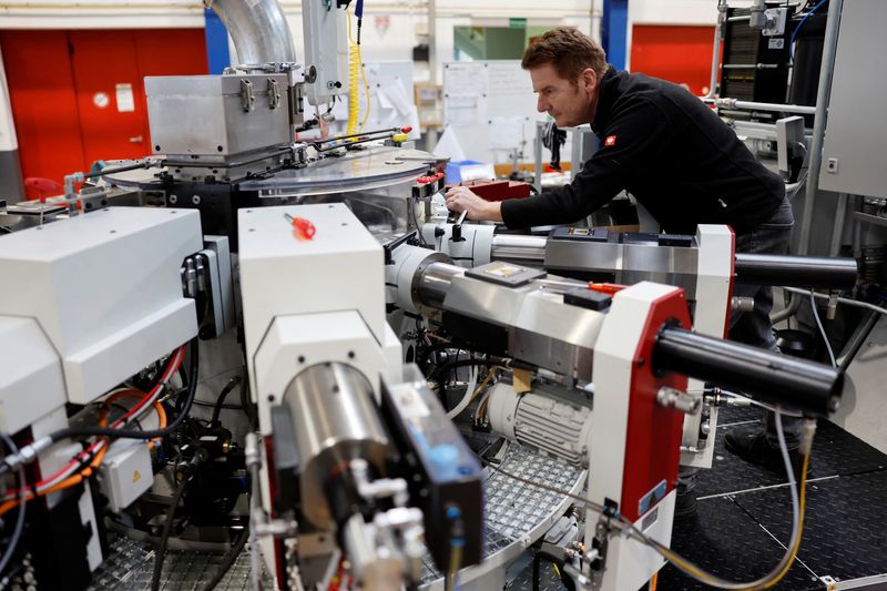 Swiss machine maker feels heat from auto sector slowdown, Trump's tariffs