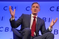 Starmer faces backbench anger after ‘day one’ workers’ right U