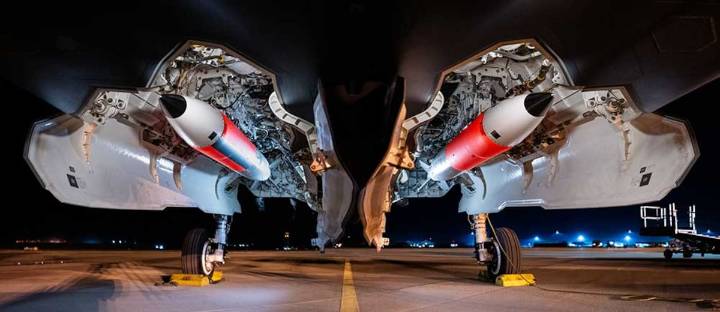 Watch the US Air Force load inert nuclear bombs in F