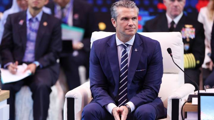 US urges ASEAN to be firm in countering China in the South China Sea