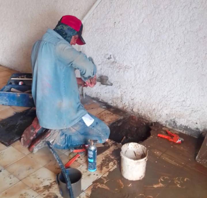 SOSAPACH atiende de manera inmediata reporte ciudadano por fuga de agua en la Zona Centro