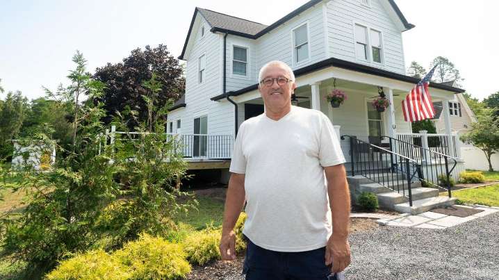 Long Island homeowners who enhanced features of aging homes rather than erase them