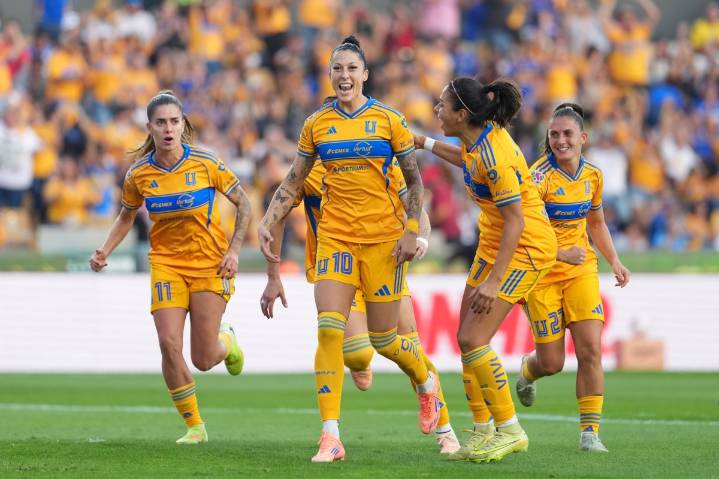 Jenni Hermoso se gana el respeto de sus compañeras en Tigres