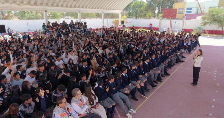 Sheinbaum: se busca frenar con prepas el reclutamiento criminal de los jóvenes