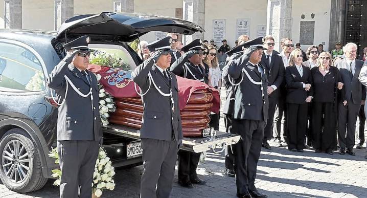 Con honores despidieron a exalcalde de Arequipa, José García Calderón Bustamante