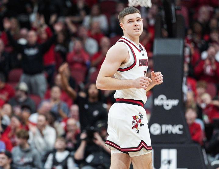 Deadspin | No. 6 Louisville puts perfect record on line against NJIT