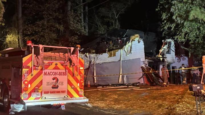 Vacant Macon apartment catches fire Saturday evening, fire department says