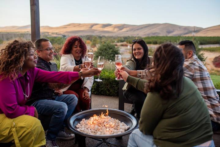 Visitors Flock to Yakima Valley for Holiday Wine Tasting