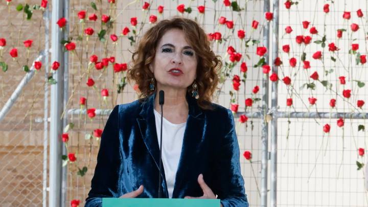 Montero critica que el PP intente "banalizar" las consecuencias de los cribados de cáncer