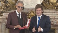 Javier Milei distinguió a Andrea Bocelli con la Orden de Mayo