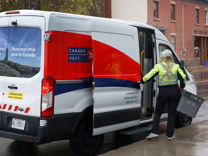 Canada Post blames labour disruptions for $541