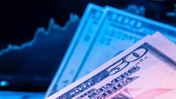 El dólar blue retrocedió $10 y encadenó su segunda caída consecutiva
