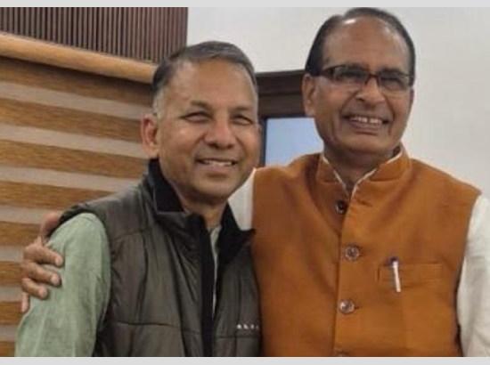 Rajinder Gupta meets Union minister Shivraj Singh Chouhan; Seeks priority action on Punjab farmers, rural development [ FULL VIEW ]