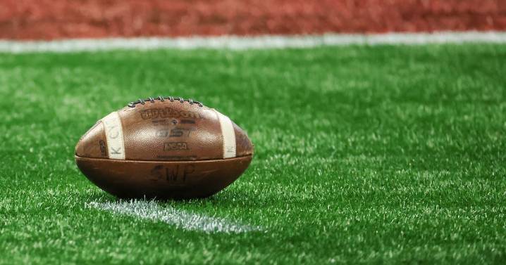 ‘Electric’ rivalry win gives team first region title in 60