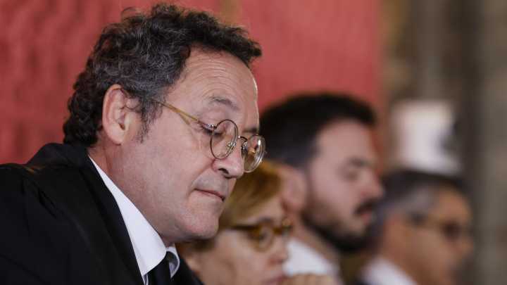 O fiscal xeral do Estado nega as acusacións na primeira sesión do xuízo por revelación de segredos