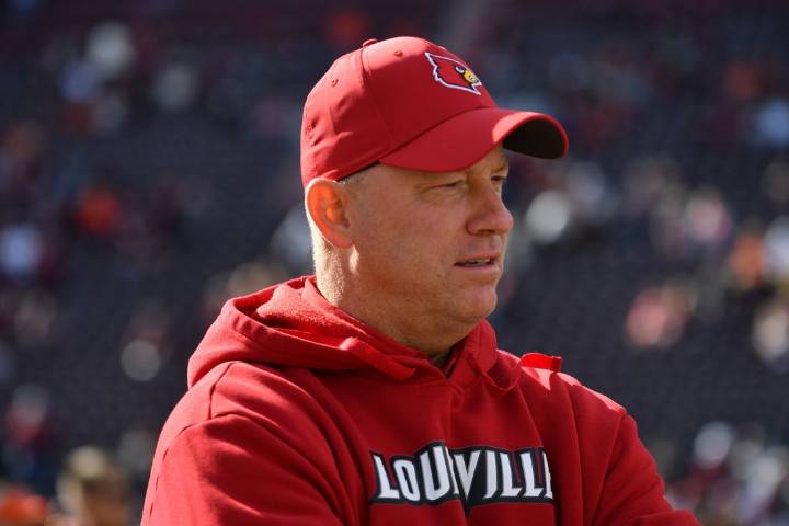 Deadspin | Report: Louisville working on extension for Jeff Brohm