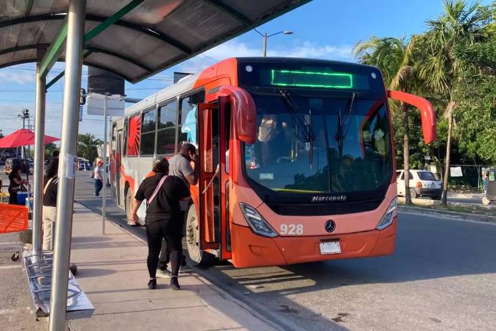 “Salimos con miedo, pero hay que trabajar": Choferes de transporte público admiten temor por la ‘ola’ violencia en Cancún