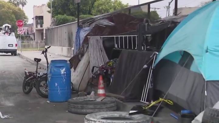 LA Mayor lifts emergency declaration on homelessness