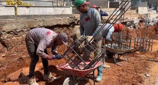 Construyen vialidad en el Cementario General del Sur