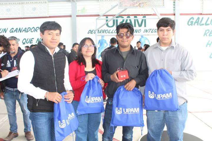 Participa UPAM con 28 robots en concurso estatal de tecnología