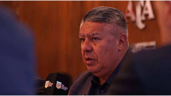 Claudio Tapia respondió las críticas y desafío a Juan Sebastián Verón: "Las discusiones se dan desde adentro, cara a cara"