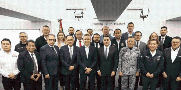 Autoridades y transportistas dialogan para mejorar seguridad en carreteras