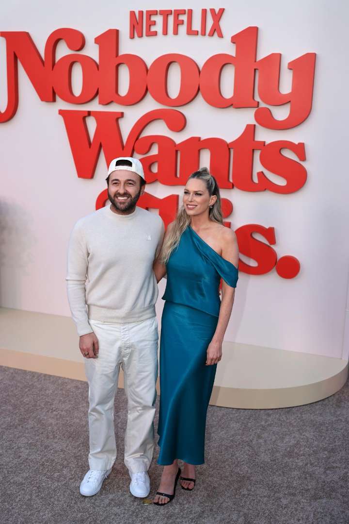 La comedia romántica ‘Nobody Wants This’ renueva para una tercera temporada en Netflix