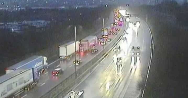 M5 traffic LIVE: Flooding on major motorway sparks long queues and delays
