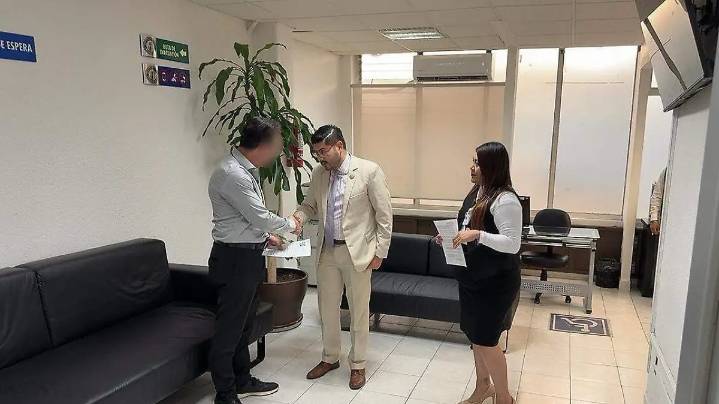 Sujeto comete fraude en agencia automotriz de Irapuato; Fiscalía recupera cuatro vehículos robados