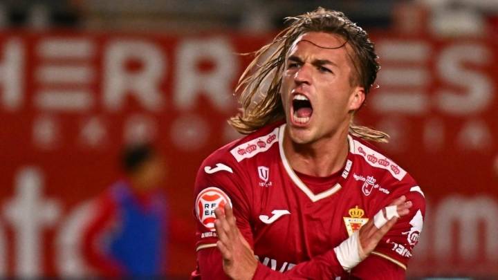 Colunga saca al Real Murcia del descenso (3