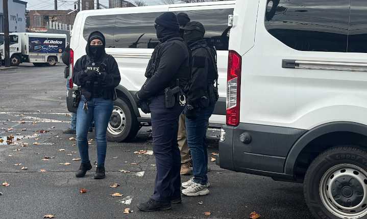 2 dozen federal agents conduct search at N.J. seafood depot where ICE raid happened this year