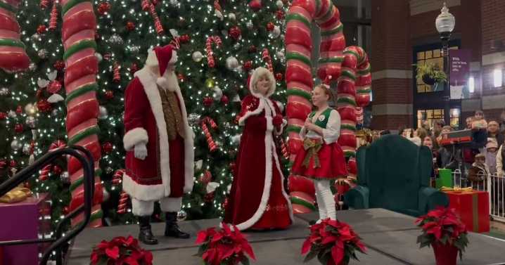 Santa Claus coming back to River Park Square