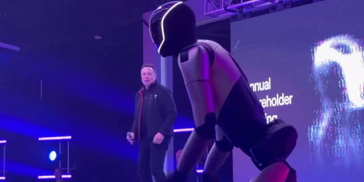 Elon Musk celebró el billón de dólares que dispondrá para crear androides: “Tesla ya es el mayor fabricante de robots del mundo”