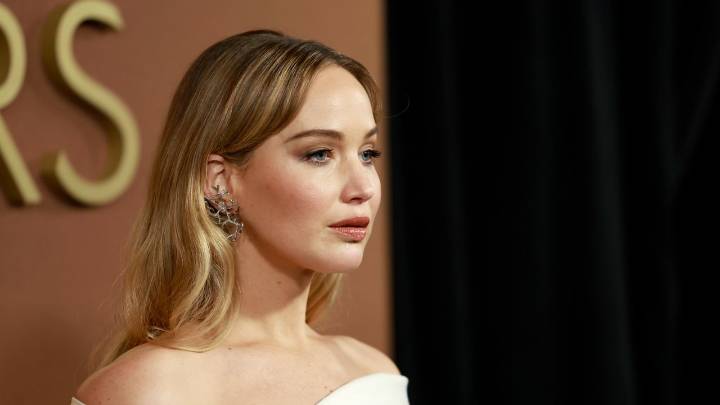 Jennifer Lawrence’s Favorite Vintage Jewelry Source? The Auction House