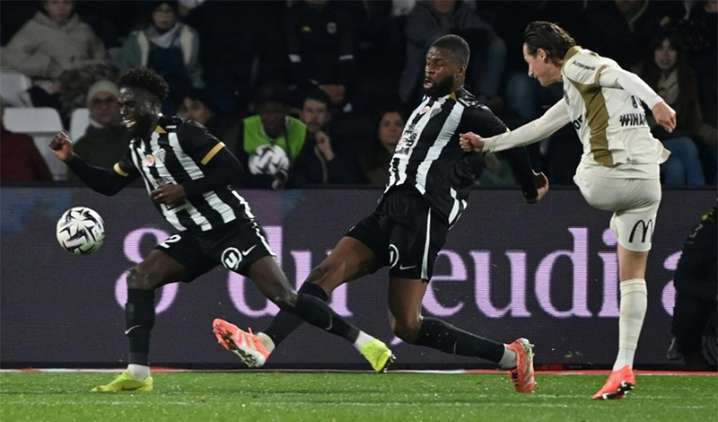 Ligue 1 de Francia: Lens inesperado líder al vencer de visita 2