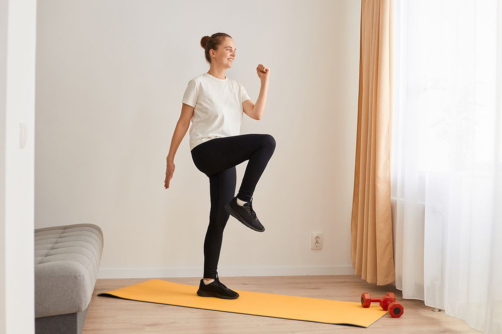 10,000 Steps Indoors: The Viral Routine Turning Living Rooms into Gyms