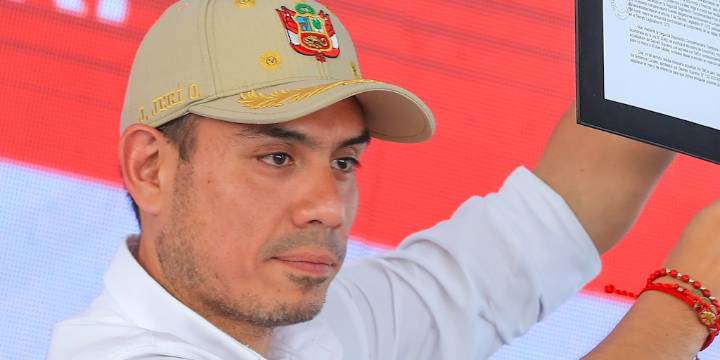 César Hildebrandt pone en duda el sondeo que otorga 55,9 % de aprobación a José Jerí: “¿Nos han creído idiotas?"