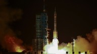 Ingresa tripulación de la Shenzhou-21 a la estación espacial china tras romper récord de acoplamiento